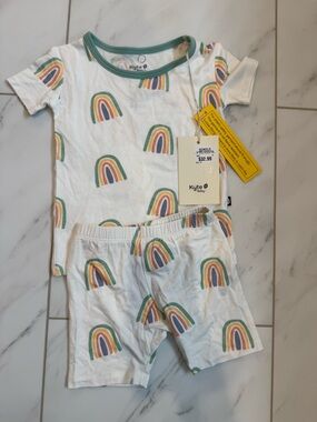 Kyte BABY White Sleep Top with Teal Trim and Pastel Rainbow Print